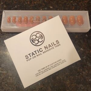 Static Nails Pop-On Nail Set And 120 Pop-On Nail Adhesive Tabs